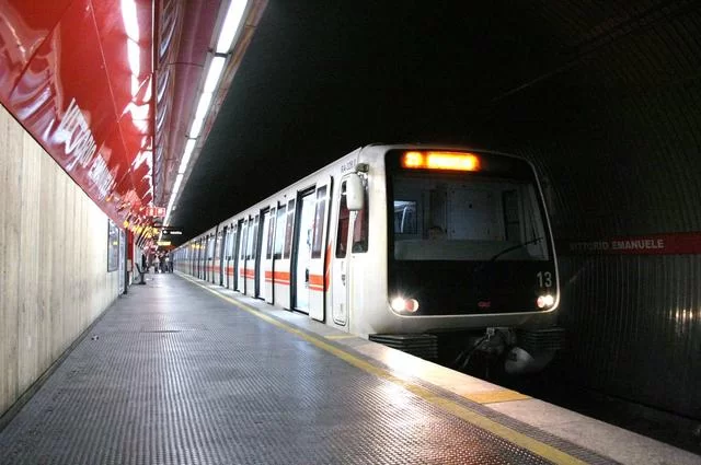 Станция метро Рим