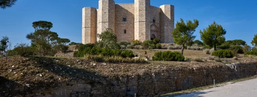 Замок Кастель-дель-Монте (Castel del Monte)