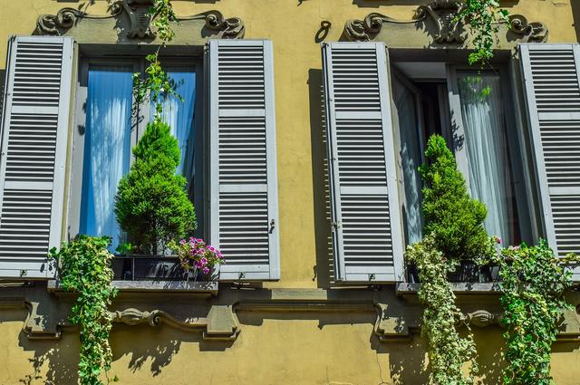 Окна фасад дома Милан