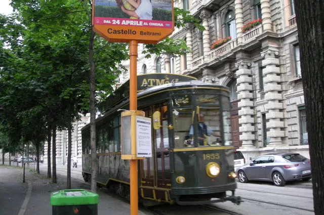 Атмосфера трамвай-ресторан Милан