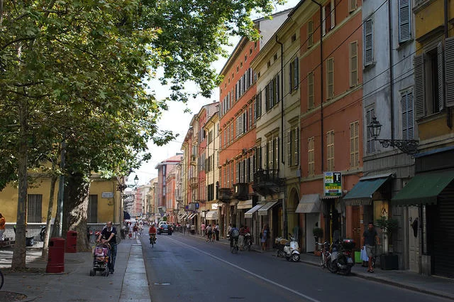 Парма улица Гарибальди Парма улица Гарибальди