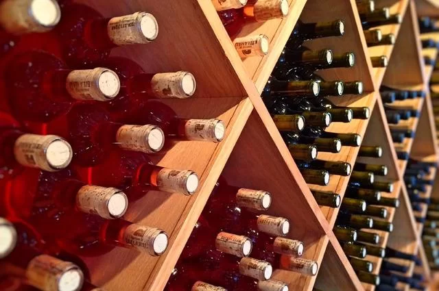 хранение бутылок вина