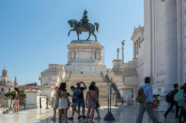 памятник Виктору-Эммануилу памятник Виктору-Эммануилу