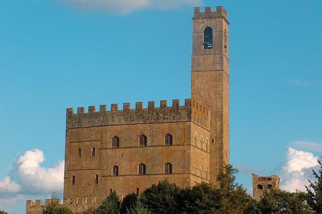 Башня Дьявола (Torre dei Diavoli) замка Поппи
