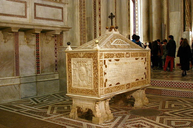 усыпальница основателя церкви Вильгельм II Добрый усыпальница основателя церкви Вильгельм II Добрый