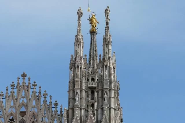 Мадонна на крыше Миланского собора
