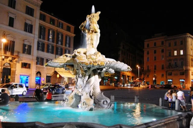 фонтан на площади Барберини
