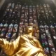 Статуя Мадонны внутри собора Дуомо