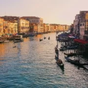 Канал лодки Венеция