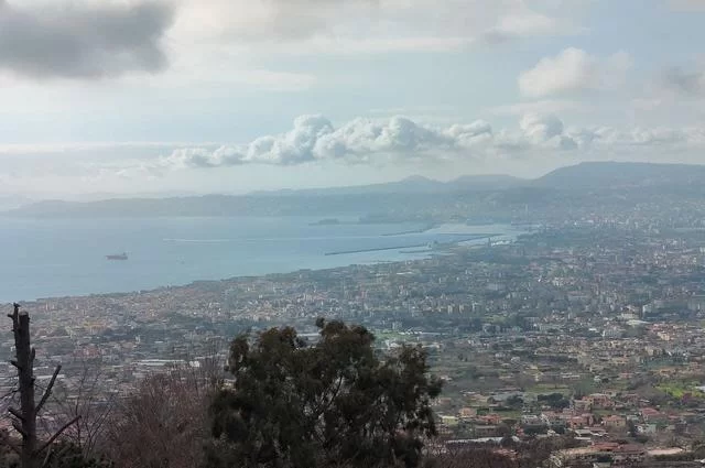 Вид на Неаполь с Везувия
