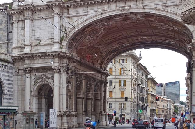 Триумфальная арка Генуя