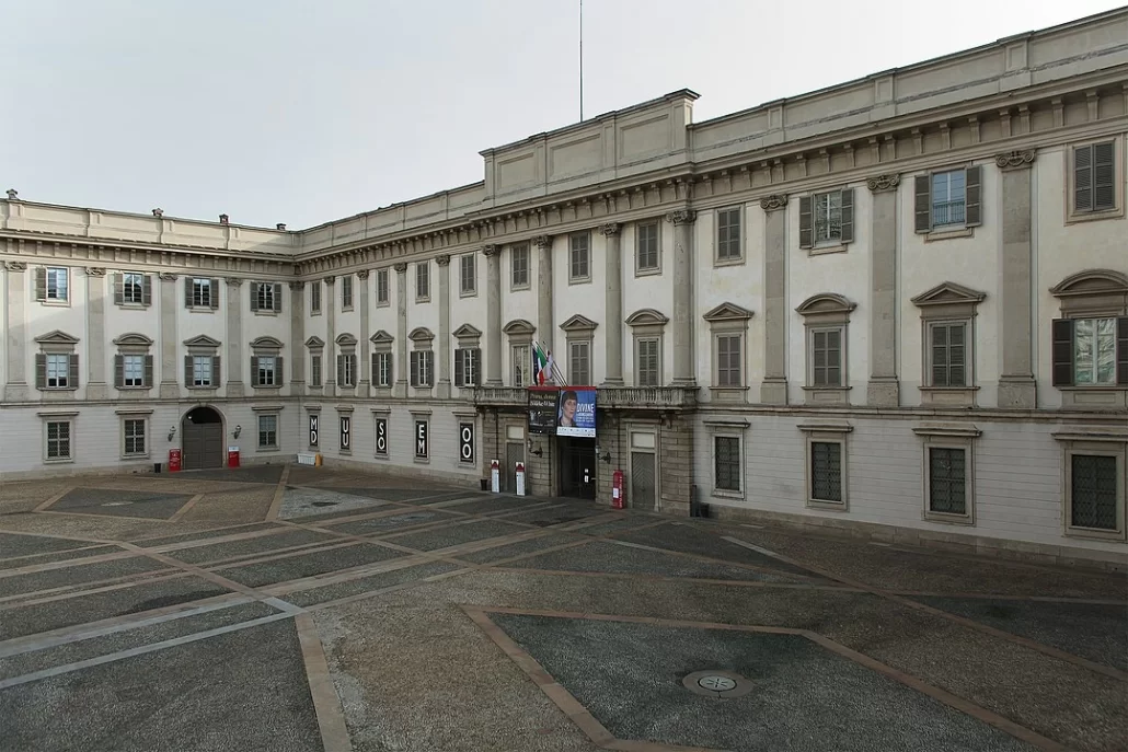 Королевский дворец в Милане